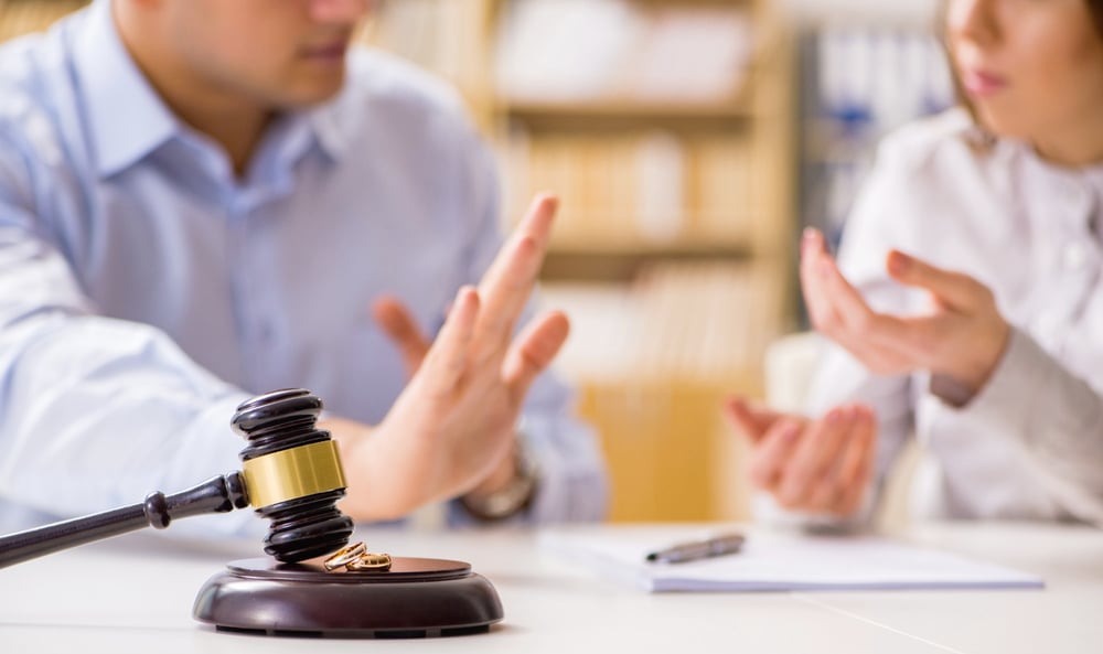 Problemas legales y éticos en la gestación subrogada